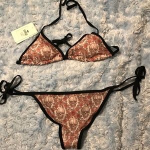 Women's Fanii Triangle Bikini Size XS Skulls/Roses